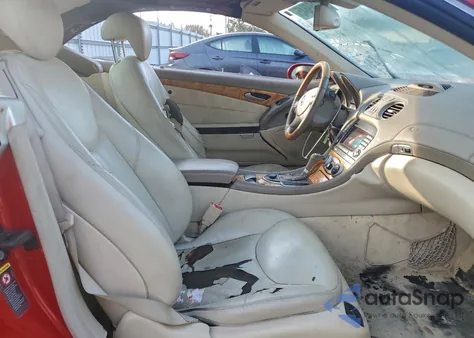 2005 Mercedes-Benz Sl 500 z USA, uszkodzony, nr VIN WDBSK75F35F104882